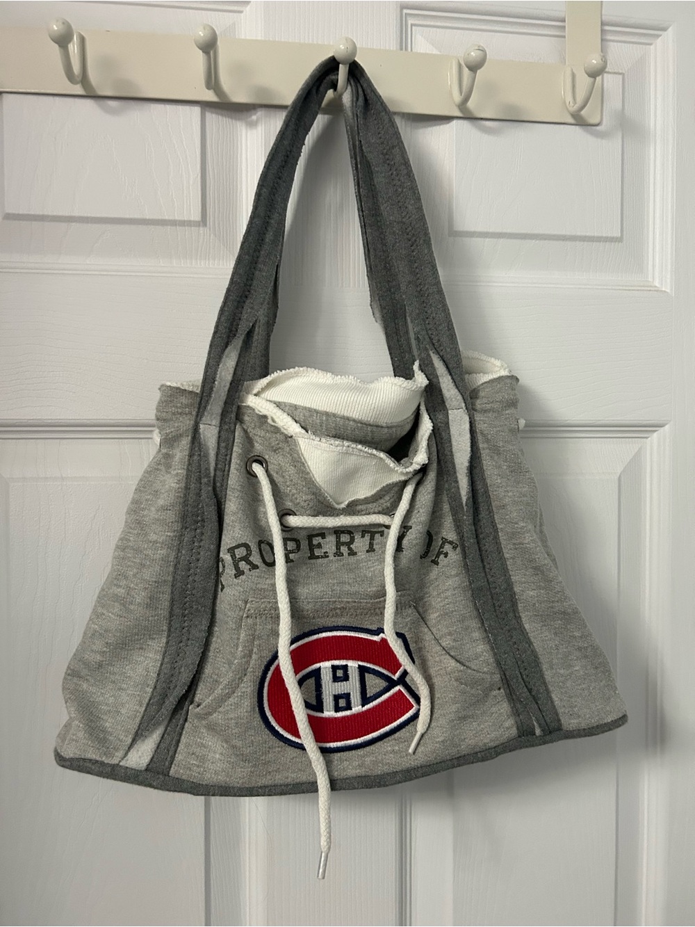 Montreal Canadians Gray Drawstring Tote Bag with Sports Crest